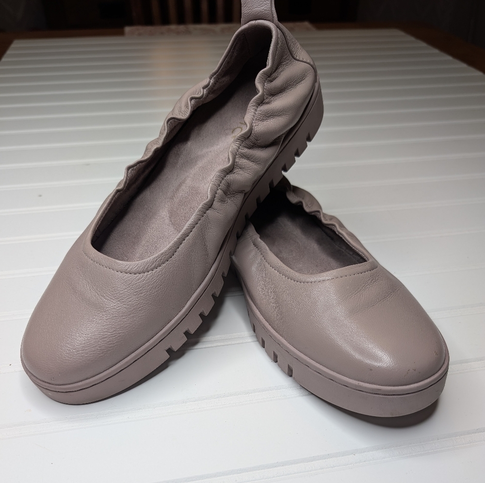 Vionic Uptown Ballet Flat Women's Taupe Slip-On Shoes